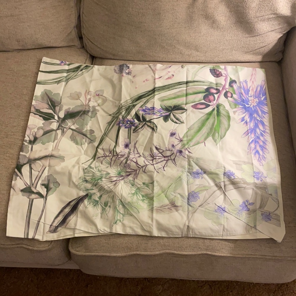 Set of 2 standard shams